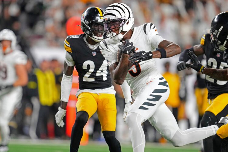 Flacco leads Cincy  to last-second win over Rodgers, Steelers